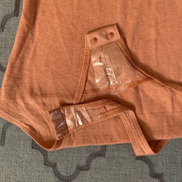 NWT-Free People Sweet Twist Puff Sleeve Bodysuit - Picture 13 of 14